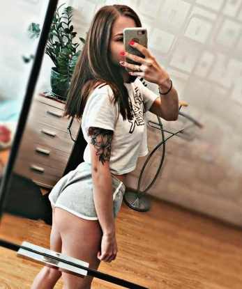 💫 Мое тело - источник наслаждений, а ум - ключ к незабываемым встречам. 💋
У меня есть опыт и тонкое понимание того, как удовлетворить мужчину. Мои услуги - это оазис наслаждения, где ты можешь расслабиться и почувствовать себя королем. 👑
Я предлагаю высококлассный эскорт, пикантные массажи и сексуальные игры, которые оставят только приятные воспоминания. 💖 Со мной каждая минута станет олицетворением страсти и удовольствия. 😍
Мои фото гарантируют, что ты увидишь точно такую же красоту, когда мы встретимся лично. В моих обширных отзывах ты найдешь подтверждение моей непревзойденной навыки и таланта. ✨
Опыт, стиль и очарование - вот что я готова предложить тебе! 💃 Не упусти возможность познать искусство настоящего наслаждения со мной. 🌹 Живу в Москве и готова превратить каждую встречу в запоминающееся событие! 🌆 Ниночка